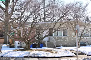 279 Dimarco Dr, Philadelphia, PA 19154 - Photo 2