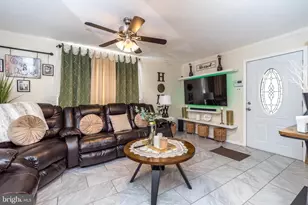 725 Brighton St, Philadelphia, PA 19111 - Photo 2