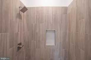 1611 Swain St, Philadelphia, PA 19130 - Photo 4