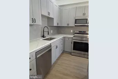 2050 Fairmount Avenue #2, Philadelphia, PA 19130 - Photo 4