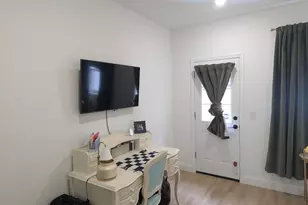 2050 Fairmount Ave, Philadelphia, PA 19130 - Photo 16