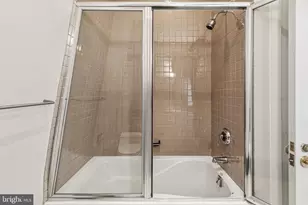 2106 Spruce St, Philadelphia, PA 19103 - Photo 42