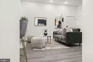 160204 Locust St, Philadelphia, PA 19103 - Photo 14