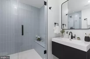 160204 Locust St, Philadelphia, PA 19103 - Photo 20