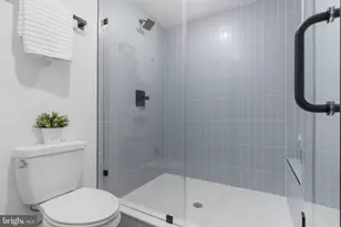 160204 Locust St, Philadelphia, PA 19103 - Photo 18