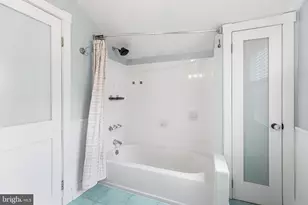 442 Fitzwater St, Philadelphia, PA 19147 - Photo 18