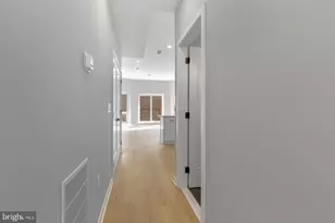 919 N 15th St, Philadelphia, PA 19130 - Photo 10