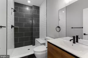 919 N 15th St, Philadelphia, PA 19130 - Photo 14