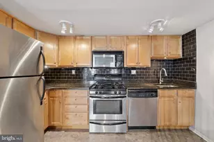 1029 Spruce St, Philadelphia, PA 19107 - Photo 6