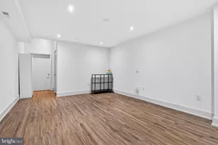 607 N 6th St, Philadelphia, PA 19123 - Photo 32