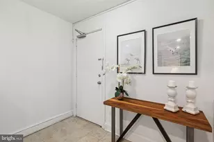 2031 Locust St, Philadelphia, PA 19103 - Photo 2