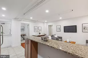 2031 Locust St, Philadelphia, PA 19103 - Photo 12