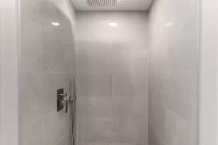 672 N 19th St, Philadelphia, PA 19130 - Photo 12