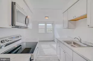 10203 E Keswick Rd, Philadelphia, PA 19114 - Photo 2