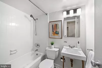 220 Locust Street #25ES, Philadelphia, PA 19106 - Photo 28