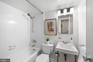 220 Locust St, Philadelphia, PA 19106 - Photo 28