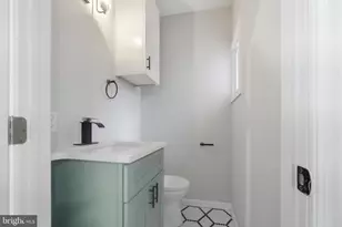 2215 Earp St, Philadelphia, PA 19146 - Photo 6