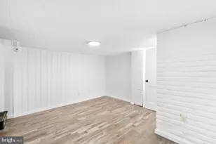 7823 Forrest Ave, Philadelphia, PA 19150 - Photo 4