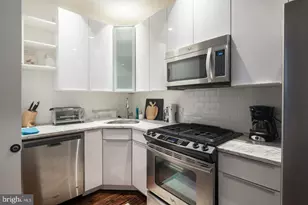 126 N 3rd St, Philadelphia, PA 19106 - Photo 4