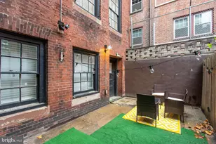 2134 Locust St, Philadelphia, PA 19103 - Photo 36