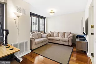 1326 Spruce St, Philadelphia, PA 19107 - Photo 4