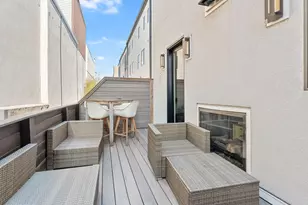 322 Brown St, Philadelphia, PA 19123 - Photo 8