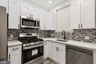 4674 N Sydenham St, Philadelphia, PA 19140 - Photo 12