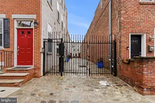 1027 N 4th St, Philadelphia, PA 19123 - Photo 2