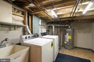 2429 S Garnet St, Philadelphia, PA 19145 - Photo 26