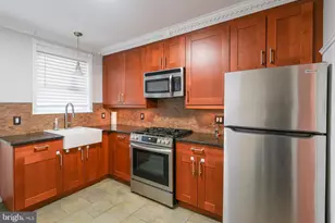 2429 S Garnet St, Philadelphia, PA 19145 - Photo 8