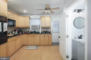 1910 S Alder St, Philadelphia, PA 19148 - Photo 8