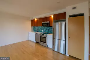 152 W Laurel St, Philadelphia, PA 19123 - Photo 4