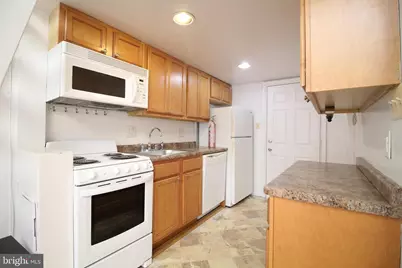 1722 Spruce #C5, Philadelphia, PA 19103 - Photo 12