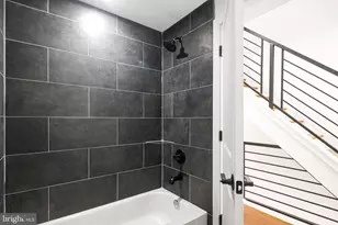 2650 Earp St, Philadelphia, PA 19146 - Photo 18