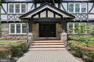 8111 St Martins Ln, Philadelphia, PA 19118 - Photo 4