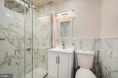 704 S Washington Square #1R, Philadelphia, PA 19106 - Photo 6