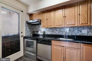 2212 Fairmount Ave, Philadelphia, PA 19130 - Photo 4