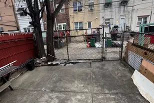 2707 S 9th St, Philadelphia, PA 19148 - Photo 24