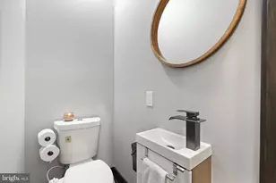 2674 Martha St, Philadelphia, PA 19125 - Photo 10