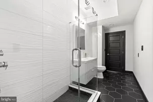 2674 Martha St, Philadelphia, PA 19125 - Photo 16