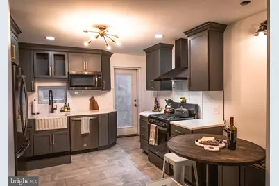 913 S Darien Street, Philadelphia, PA 19147 - Photo 2