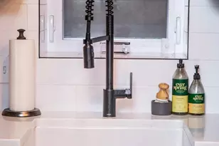 913 S Darien St, Philadelphia, PA 19147 - Photo 6