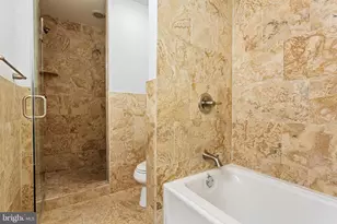 2110 Carpenter St, Philadelphia, PA 19146 - Photo 20