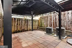 2110 Carpenter St, Philadelphia, PA 19146 - Photo 28