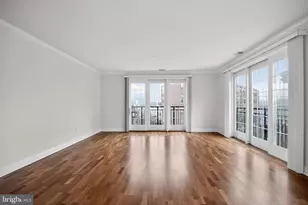 800 Admirals Way, Philadelphia, PA 19146 - Photo 2