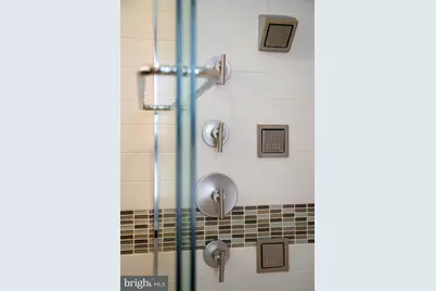 20 Letitia Street #4F, Philadelphia, PA 19106 - Photo 36