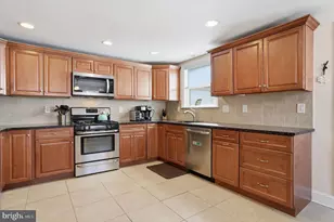 8605 Alicia St, Philadelphia, PA 19115 - Photo 10