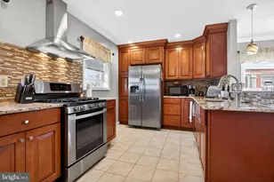 2720 Clayton St, Philadelphia, PA 19152 - Photo 16