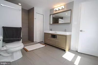 703 S 17th Street, Philadelphia, PA 19146 - Photo 14
