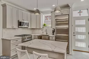 2047 Waverly St, Philadelphia, PA 19146 - Photo 8